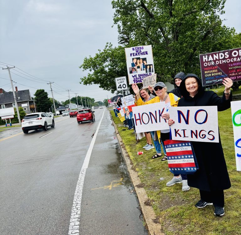 North Attleborough joins in “No Kings” protests 