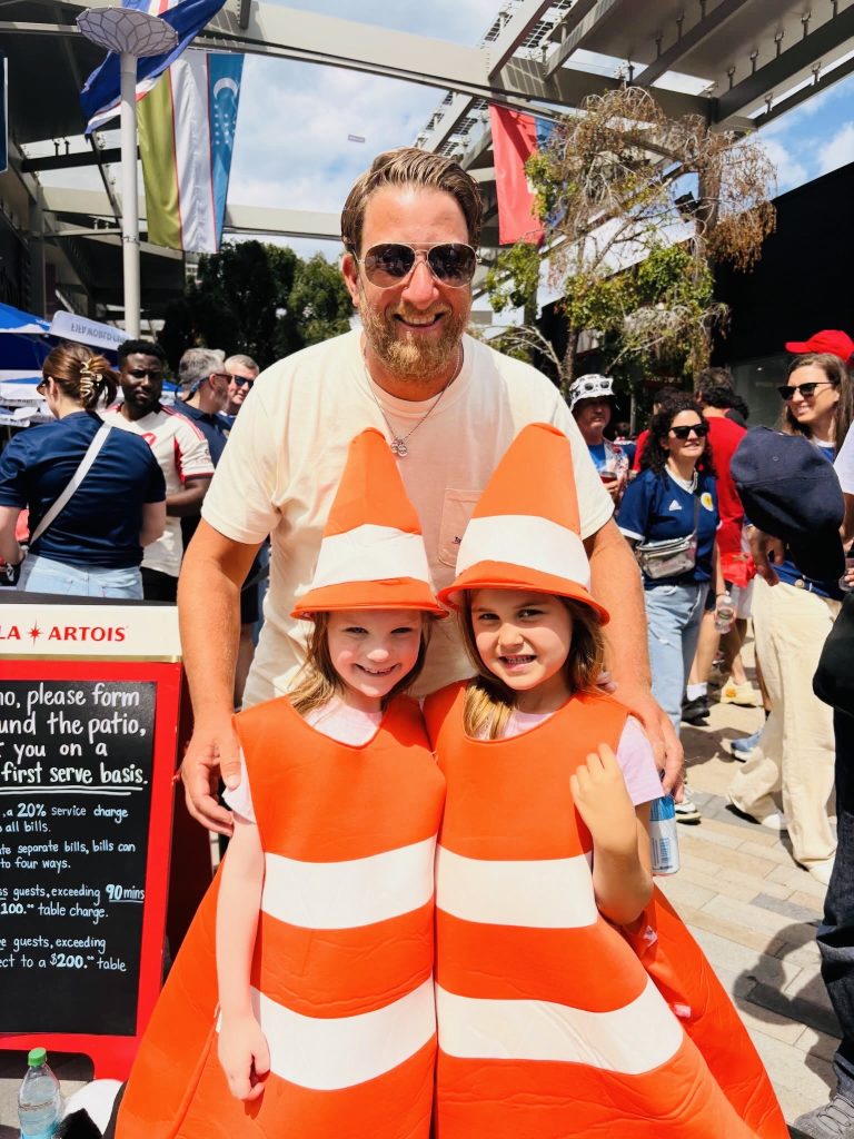Barstool’s Dave Portnoy gives Towne Tavern pizza a strong score